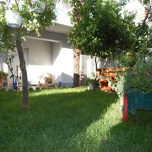 https://apartments-rooms-marinka.hotelinzadar.com